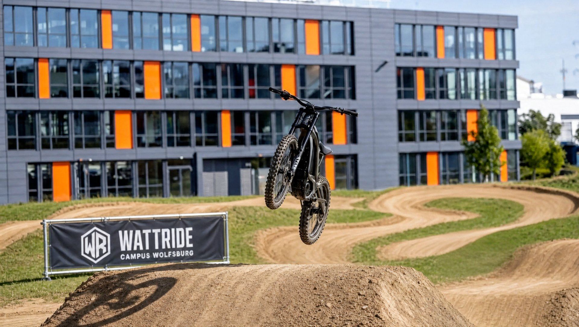 Visualisierung: E-Crosser über dem Sprunghügel, dahinter Hohenbüchen 8